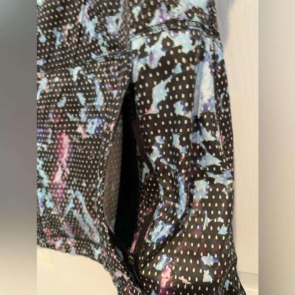 Lululemon (12) Pack-It Vest water resistant Sport Tranquil Blue, pockets - Picture 8 of 13